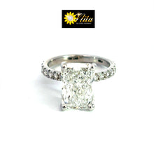 Lab Grown Diamond Engagement Ring